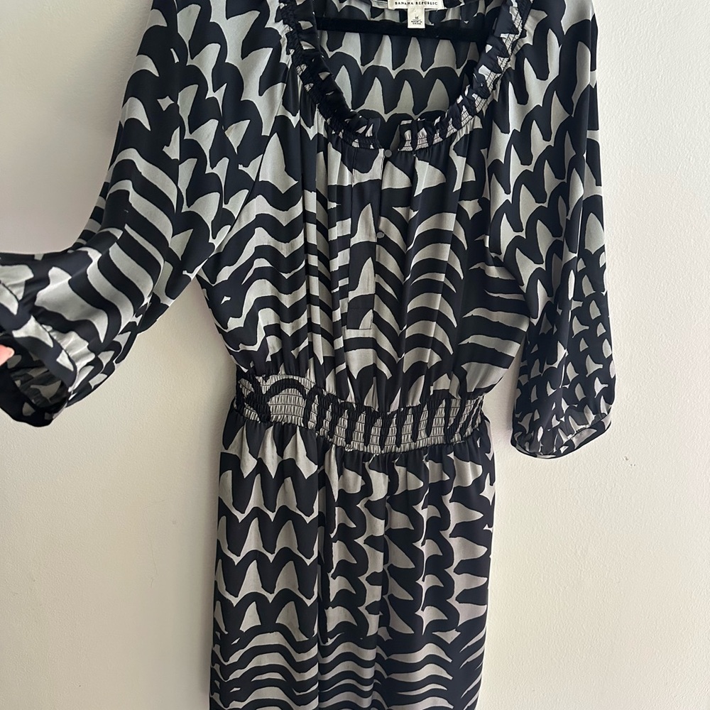 Elegant Black and Gray Patterned Dress